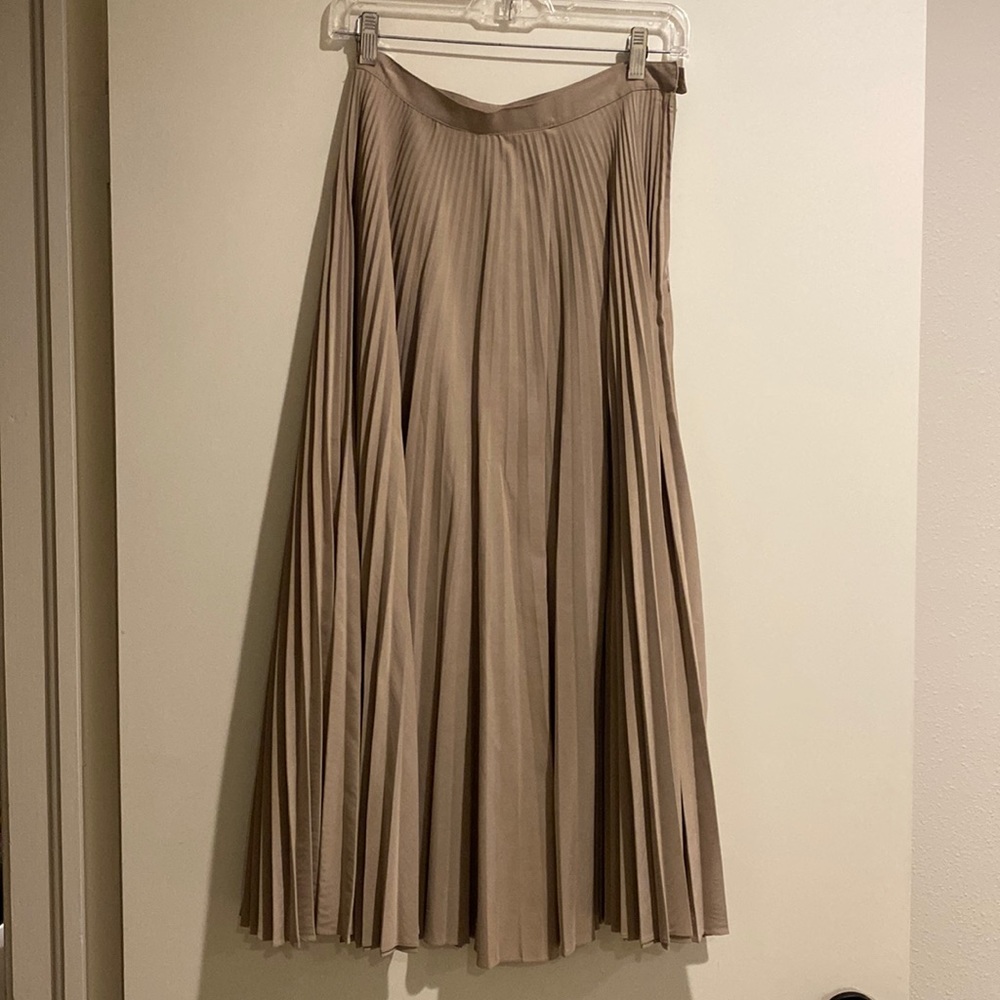 Shania Mote pleated taupe skirt sz 2